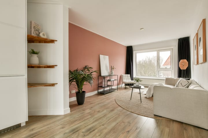 Photo 6 of Johannes van der Waalsstraat 2-2