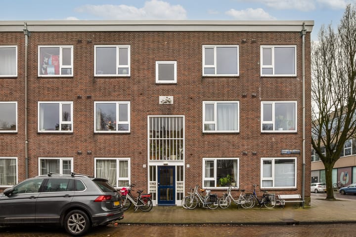 Photo 23 of Johannes van der Waalsstraat 2-2
