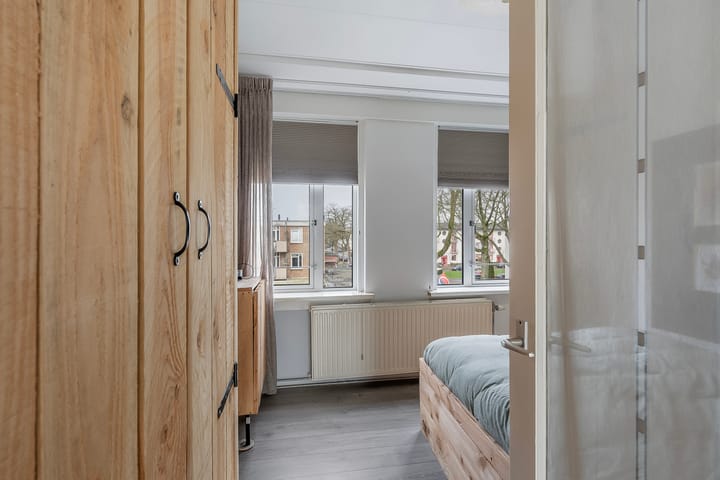 Foto 12 van René van Chalônstraat 5