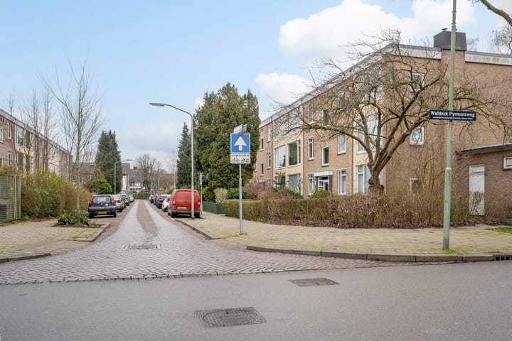 Foto 20 van René van Chalônstraat 5