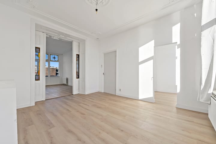 Photo 8 of Loosduinseweg 997-A