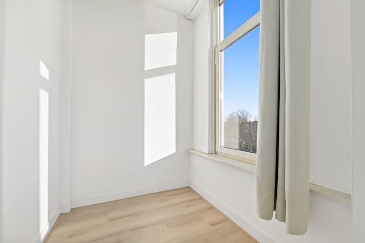 Photo 9 of Loosduinseweg 997-A