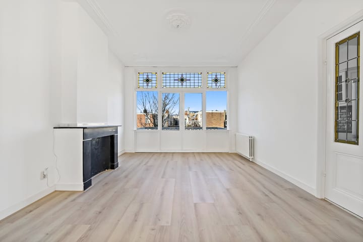 Photo 11 of Loosduinseweg 997-A