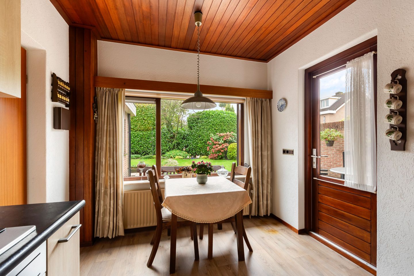 Foto 14 van van Weesstraat 9