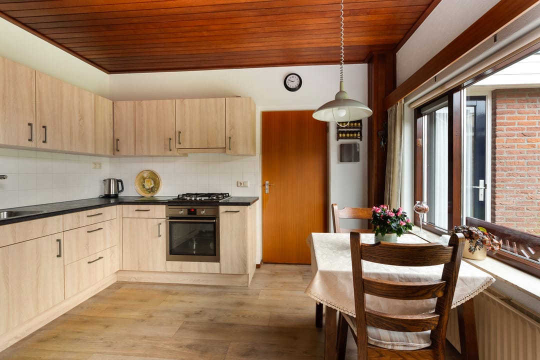 Foto 16 van van Weesstraat 9