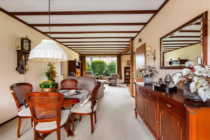 Foto 2 van van Weesstraat 9