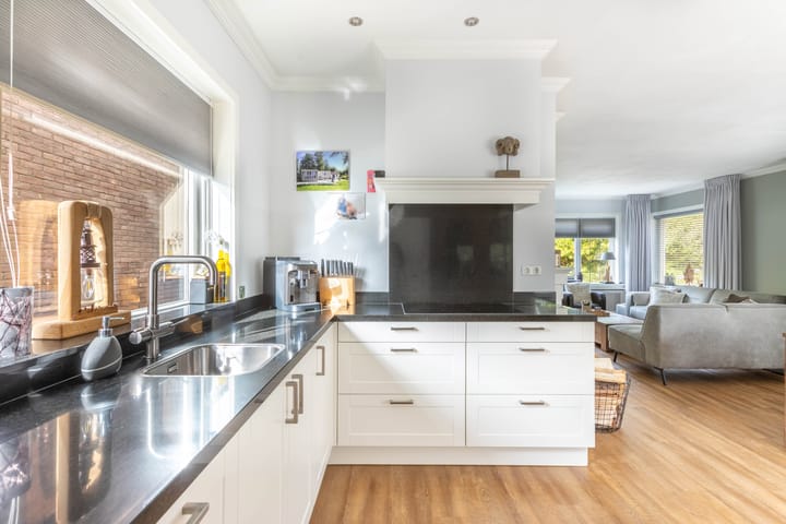 Foto 12 van Prins Bernhardstraat 74