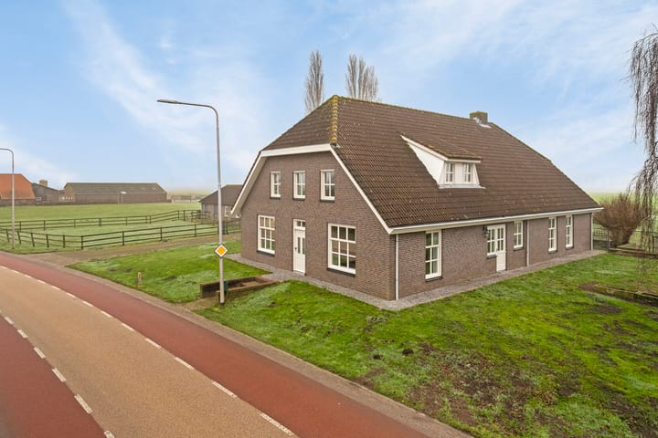 Foto 8 van Meester van Coothstraat 52