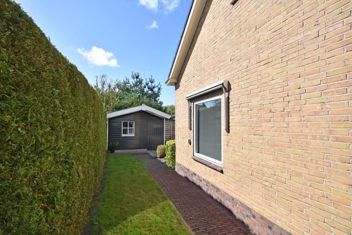 Foto 9 van Van Sytzamawei 10