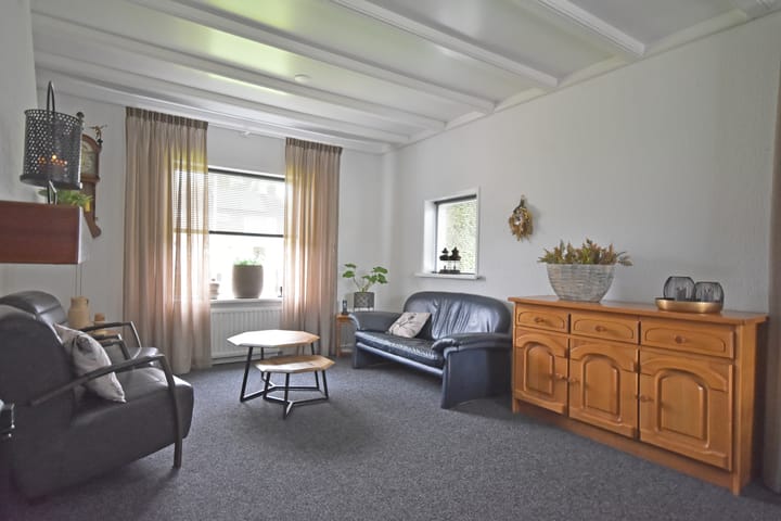 Foto 20 van Van Sytzamawei 10