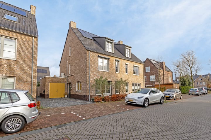 Foto 1 van Adrianahoeve 5