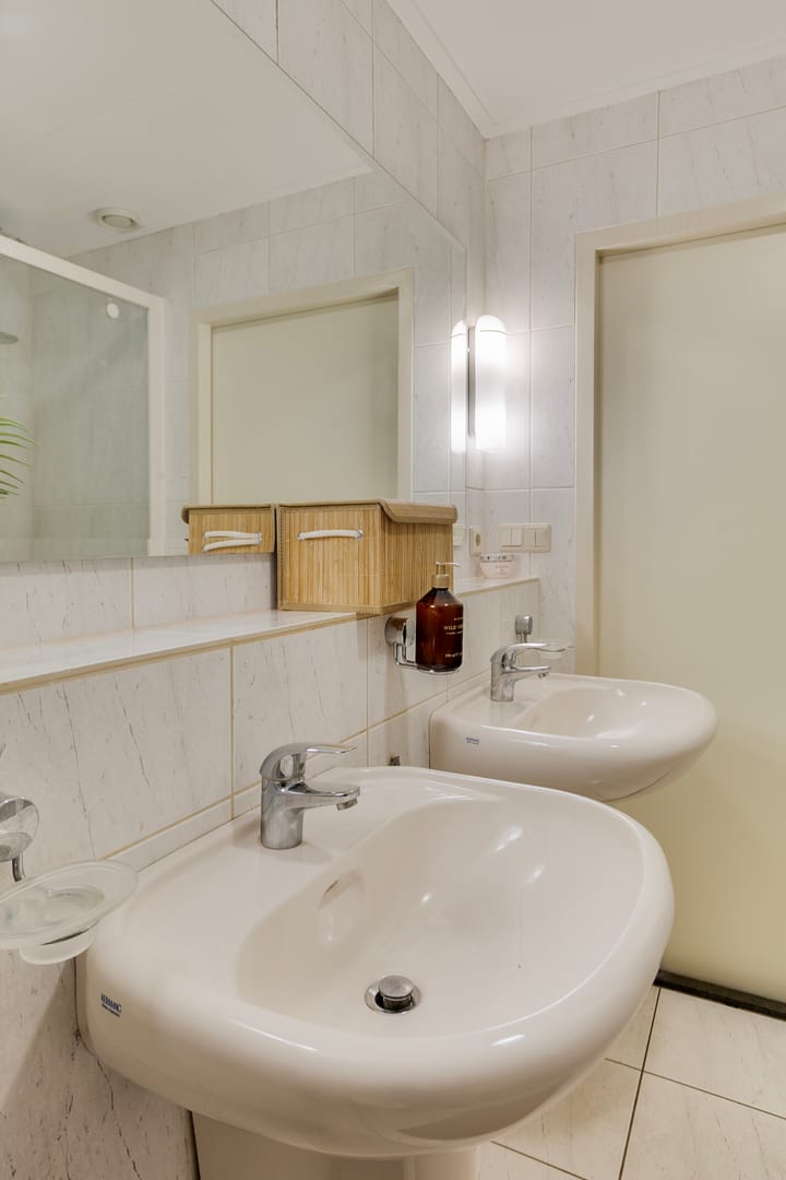 Photo 38 of Kloosterstraat 37