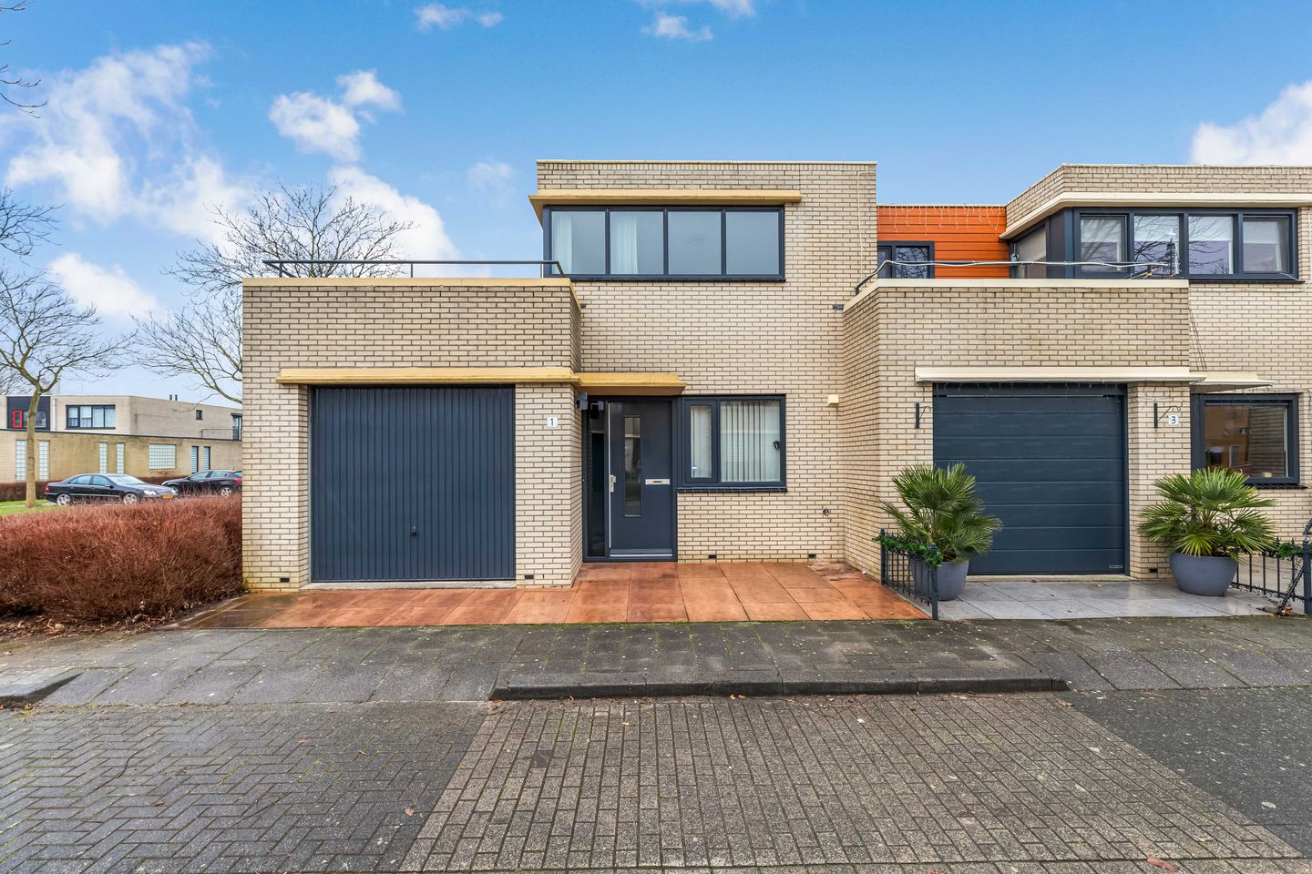 Foto 1 van Merenguestraat 1