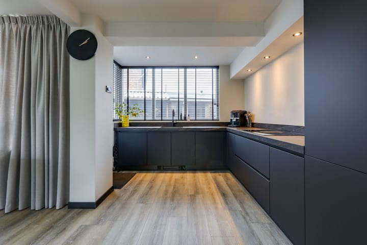 Foto 12 van Massenweg 8