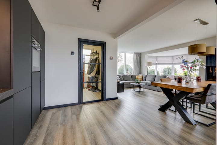 Foto 14 van Massenweg 8