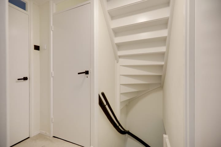 Foto 15 van Massenweg 8