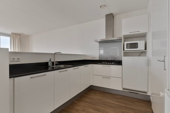 Photo 10 of Wilhelminaplein 99