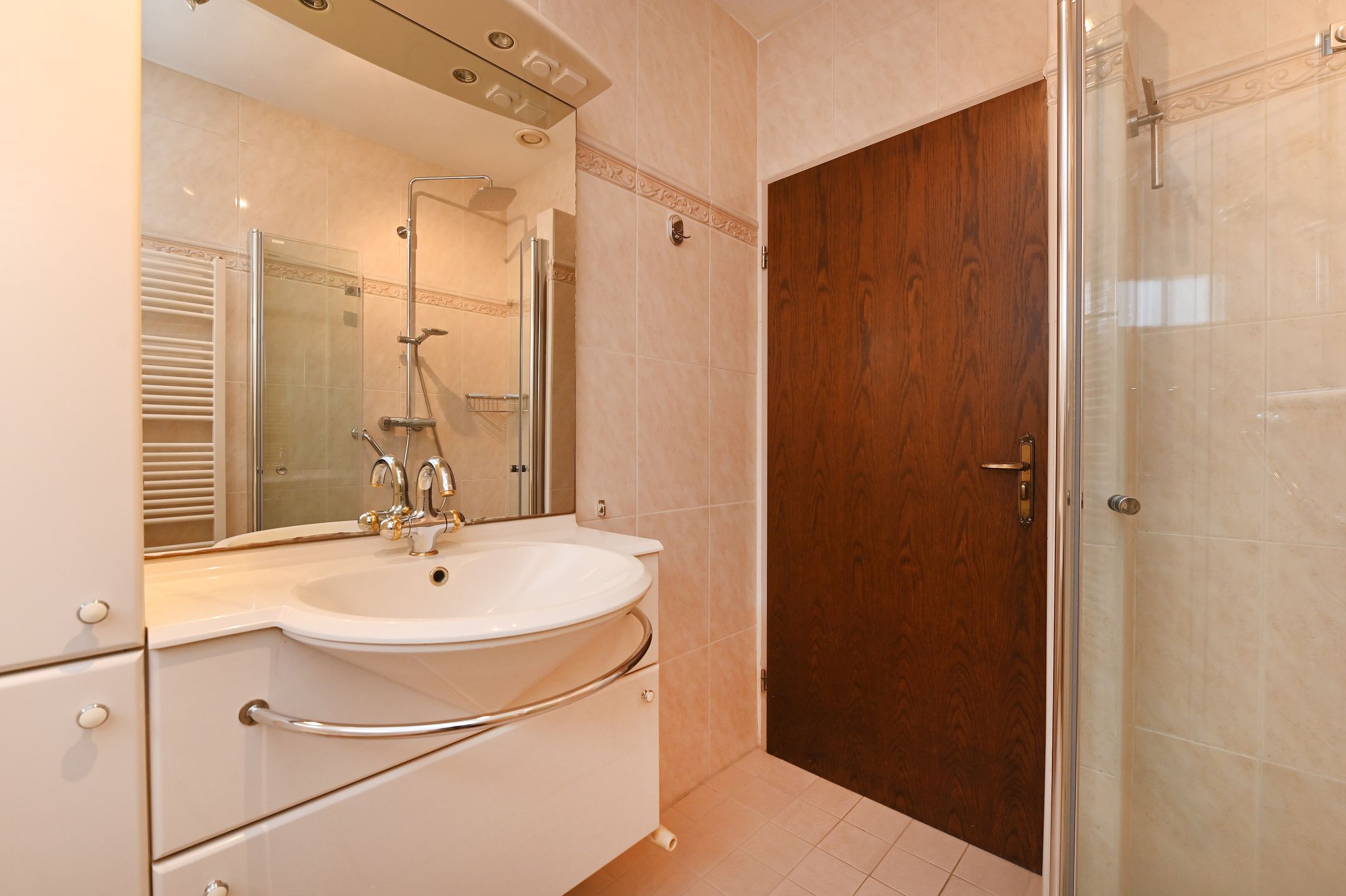 Foto 24 van Delftsestraatweg 50