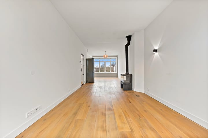 Foto 8 van Caan van Necklaan 184