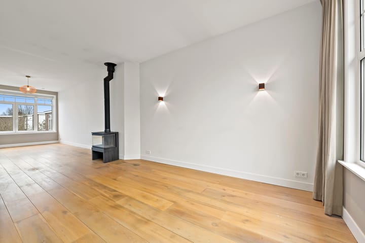 Foto 10 van Caan van Necklaan 184