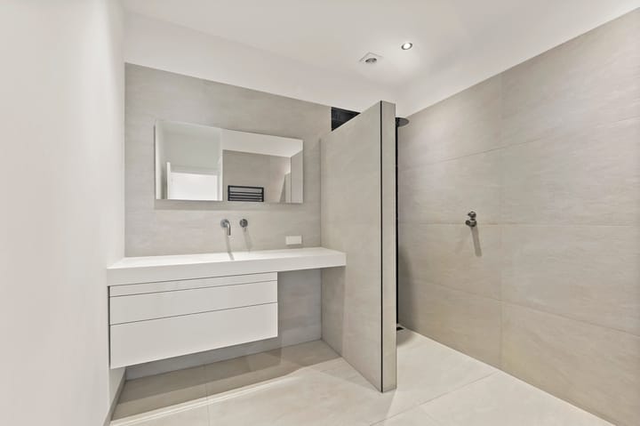 Foto 20 van Caan van Necklaan 184