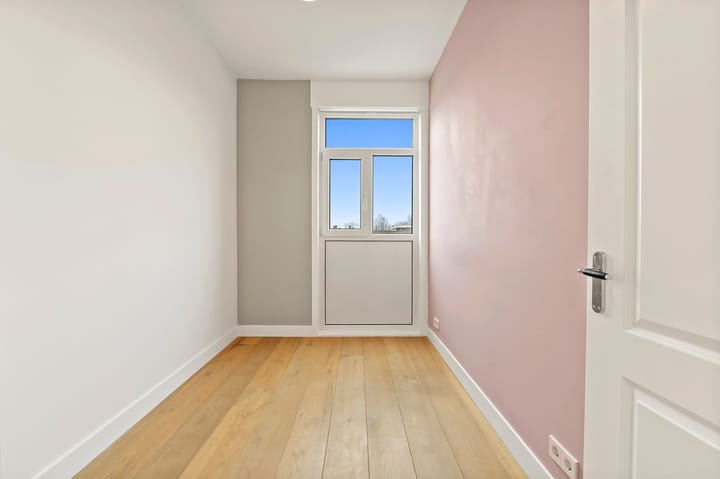 Foto 23 van Caan van Necklaan 184