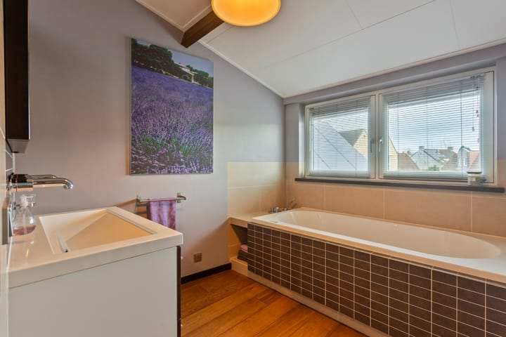 Foto 23 van Weth. Van Hunselstraat 1