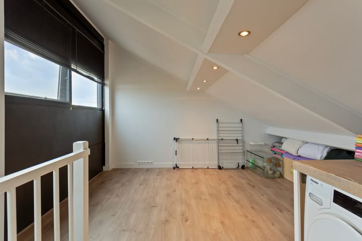 Foto 24 van Weth. Van Hunselstraat 1