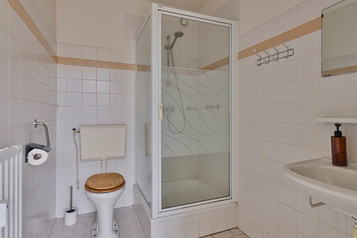 Foto 15 van Lelystraat 2-B8