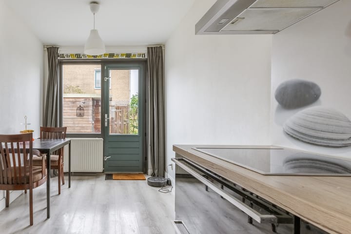 Foto 15 van Joris Ivenslaan 99