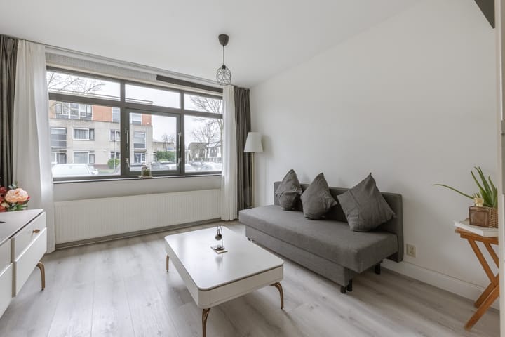 Foto 16 van Joris Ivenslaan 99