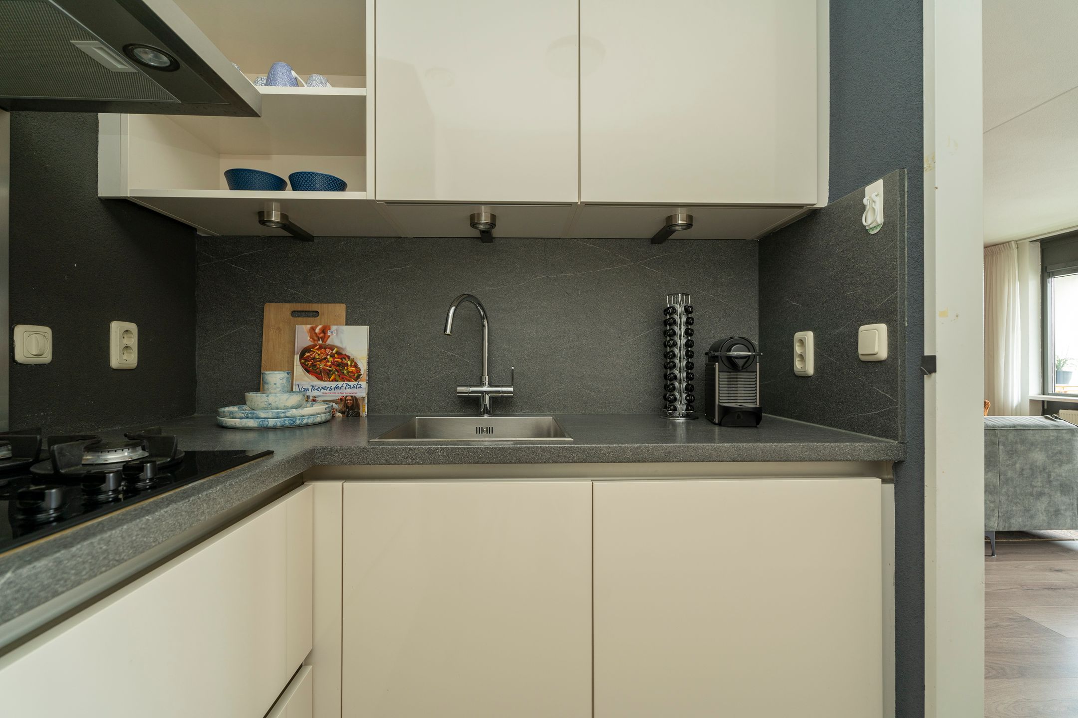 Photo 18 of Sint Willebrordstraat 47