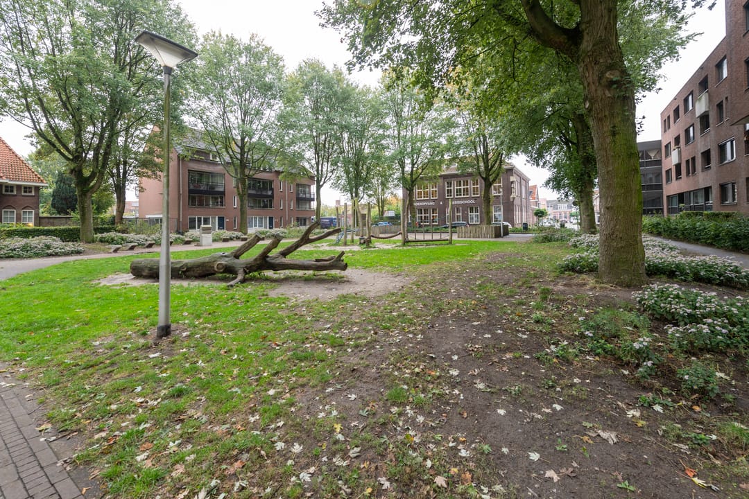 Photo 32 of Sint Willebrordstraat 47