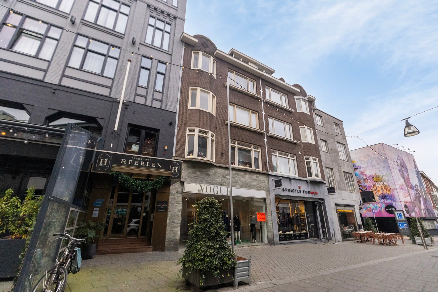 View photo 2 of Geleenstraat 3