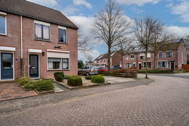 Photo 34 of Sperwerstraat 47