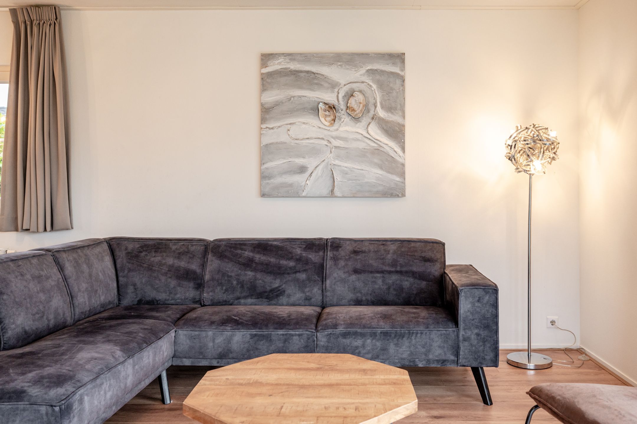 2-bedroom freehold villa in Halfweg — photo 3 of 5