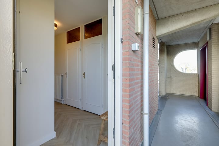 Foto 15 van Oostburgwal 61