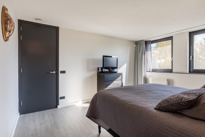 Foto 33 van Zuidewijn 56