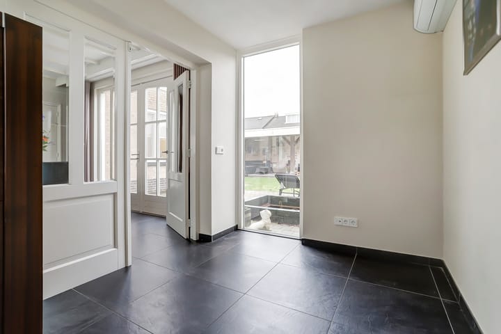 Photo 17 of Aert Swaensstraat 7