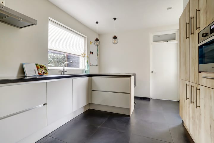 Photo 18 of Aert Swaensstraat 7