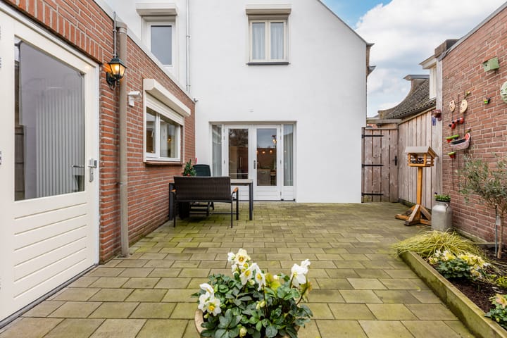 Foto 32 van Kerkstraat 4