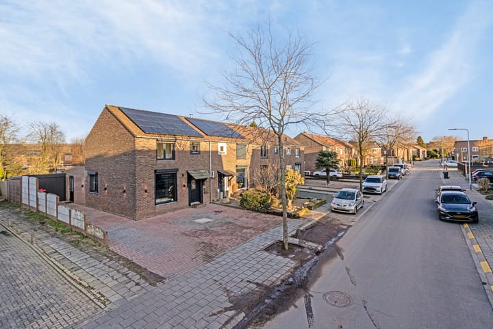 Foto 1 van Julianalaan 34