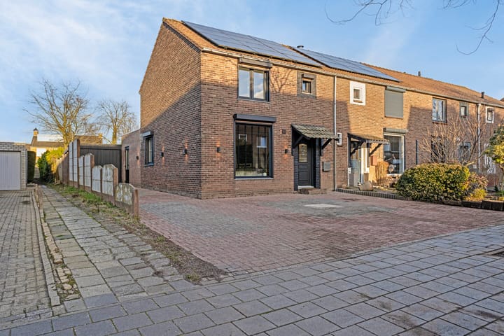 Foto 42 van Julianalaan 34