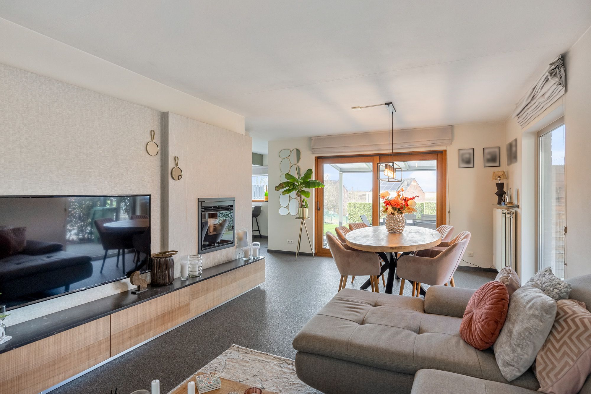 Foto 15 van Burgemeester Dewalquestraat 36