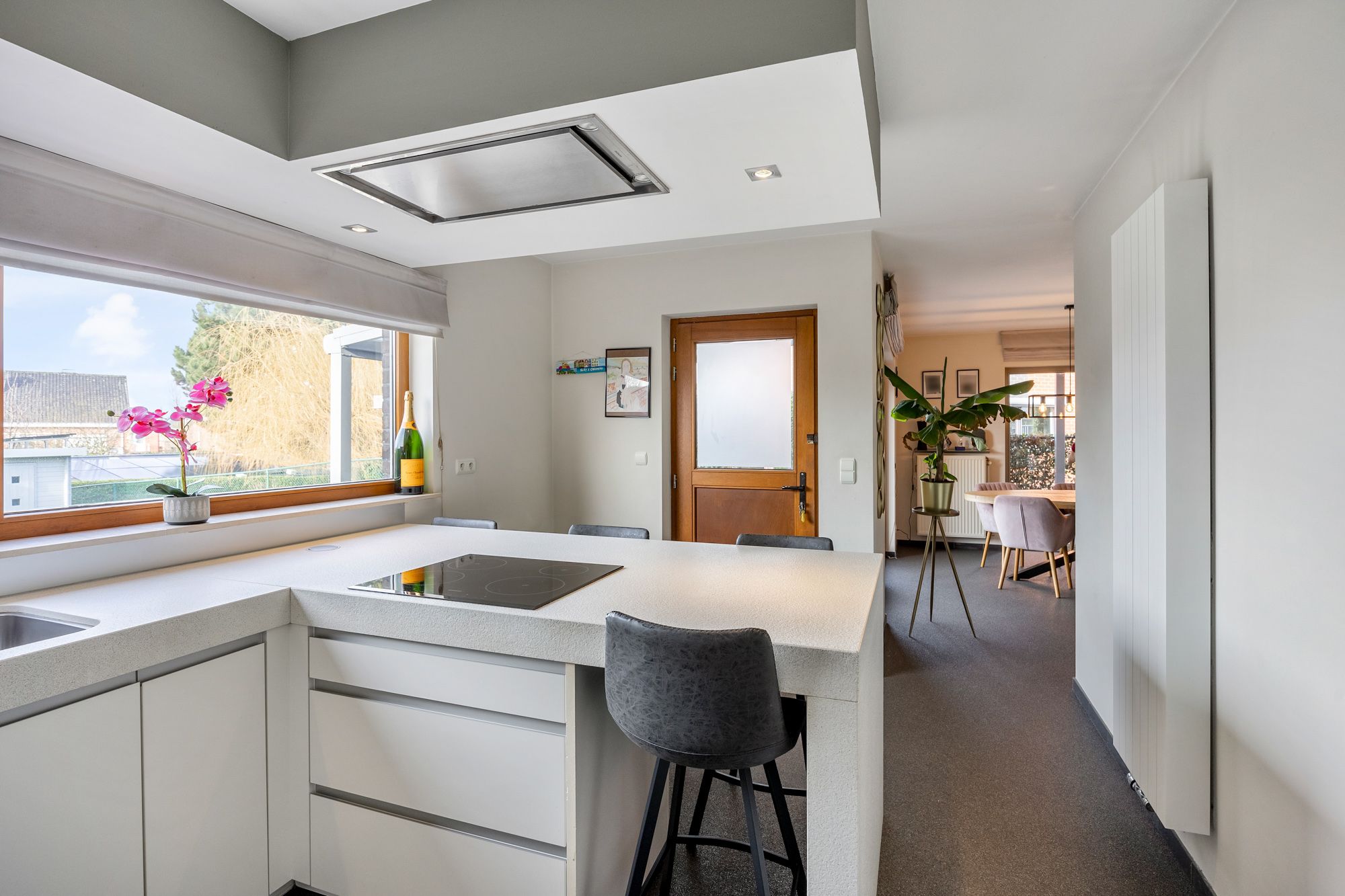 Foto 18 van Burgemeester Dewalquestraat 36