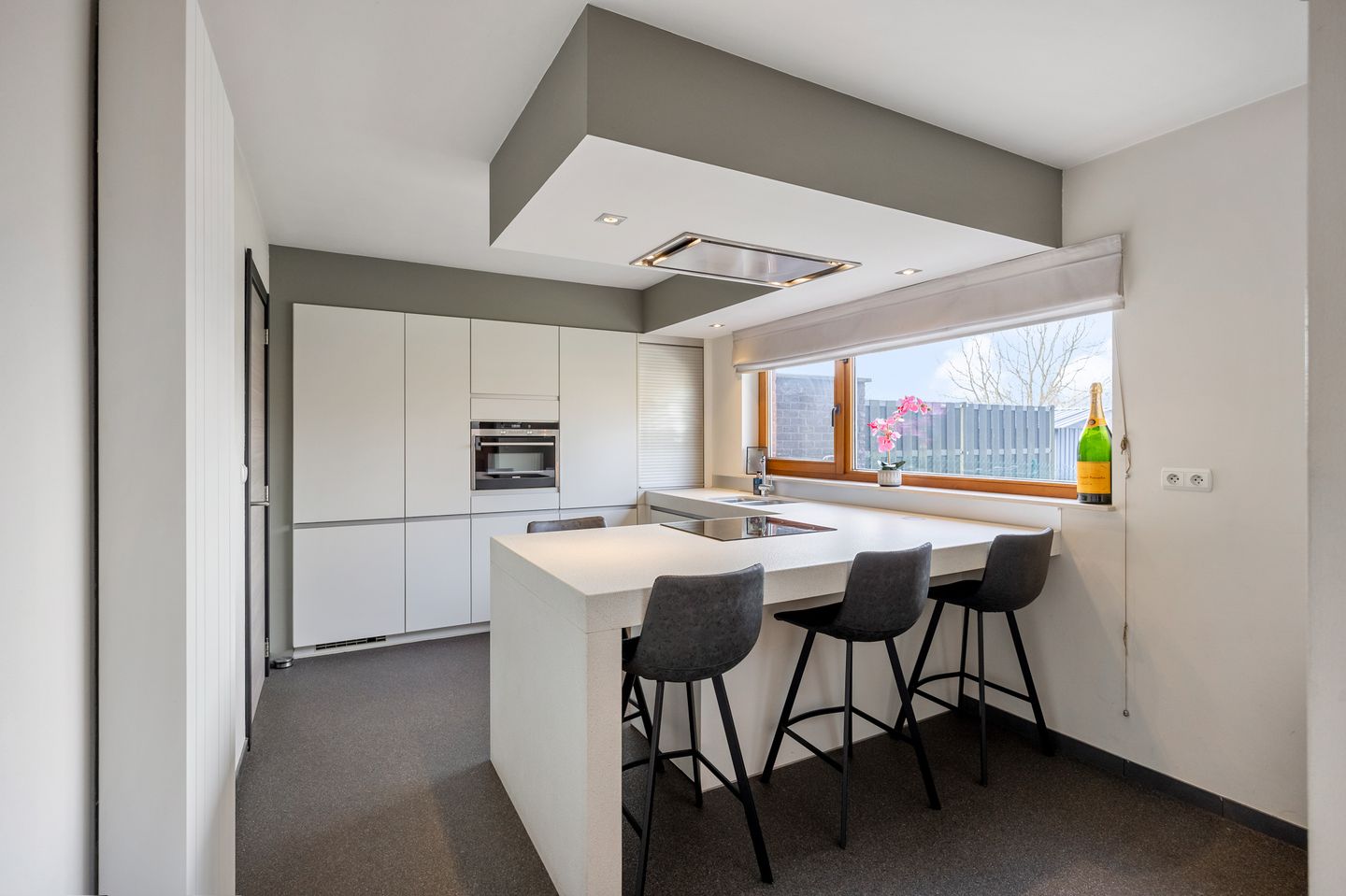 Foto 19 van Burgemeester Dewalquestraat 36