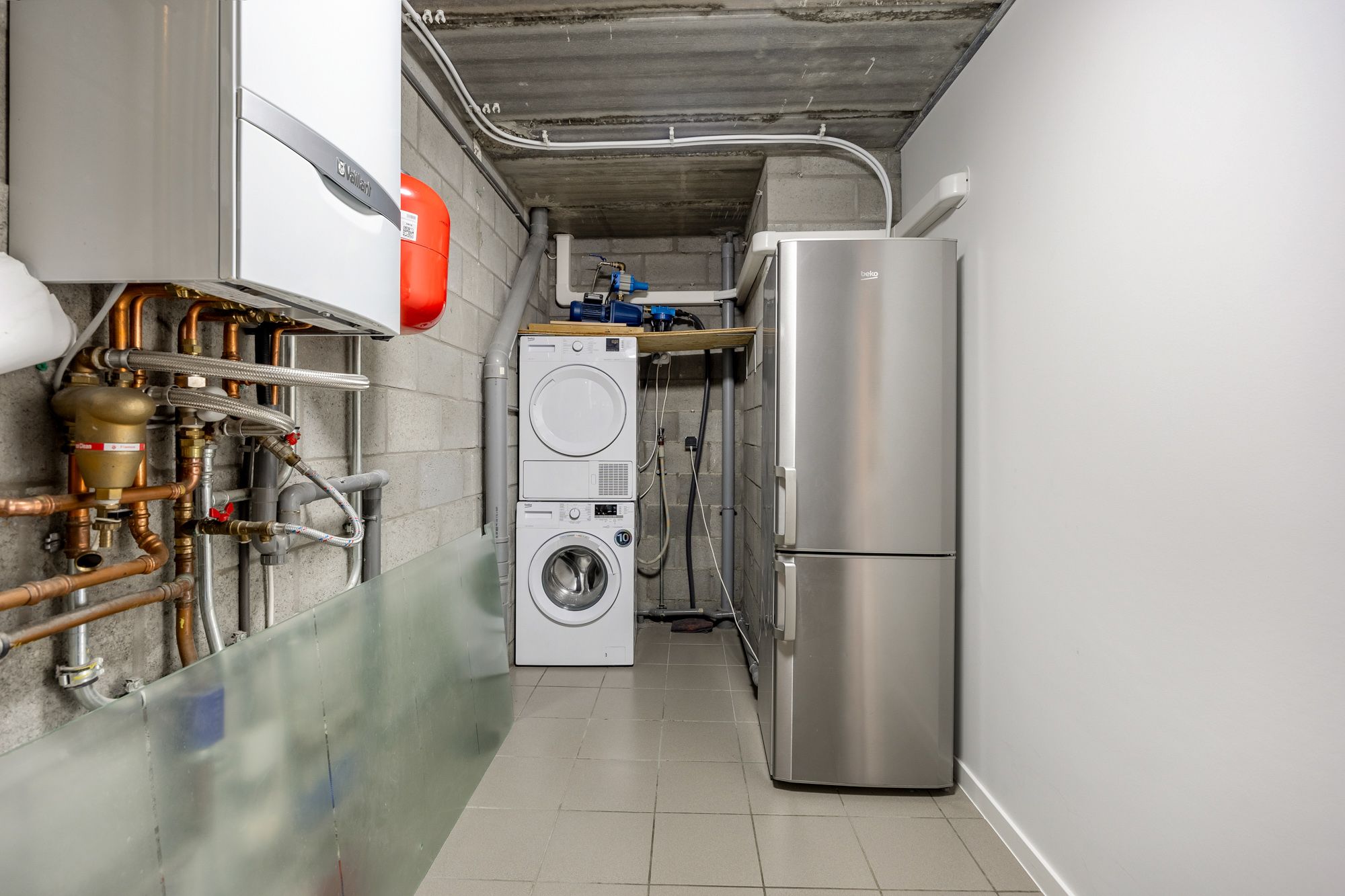 Foto 21 van Burgemeester Dewalquestraat 36