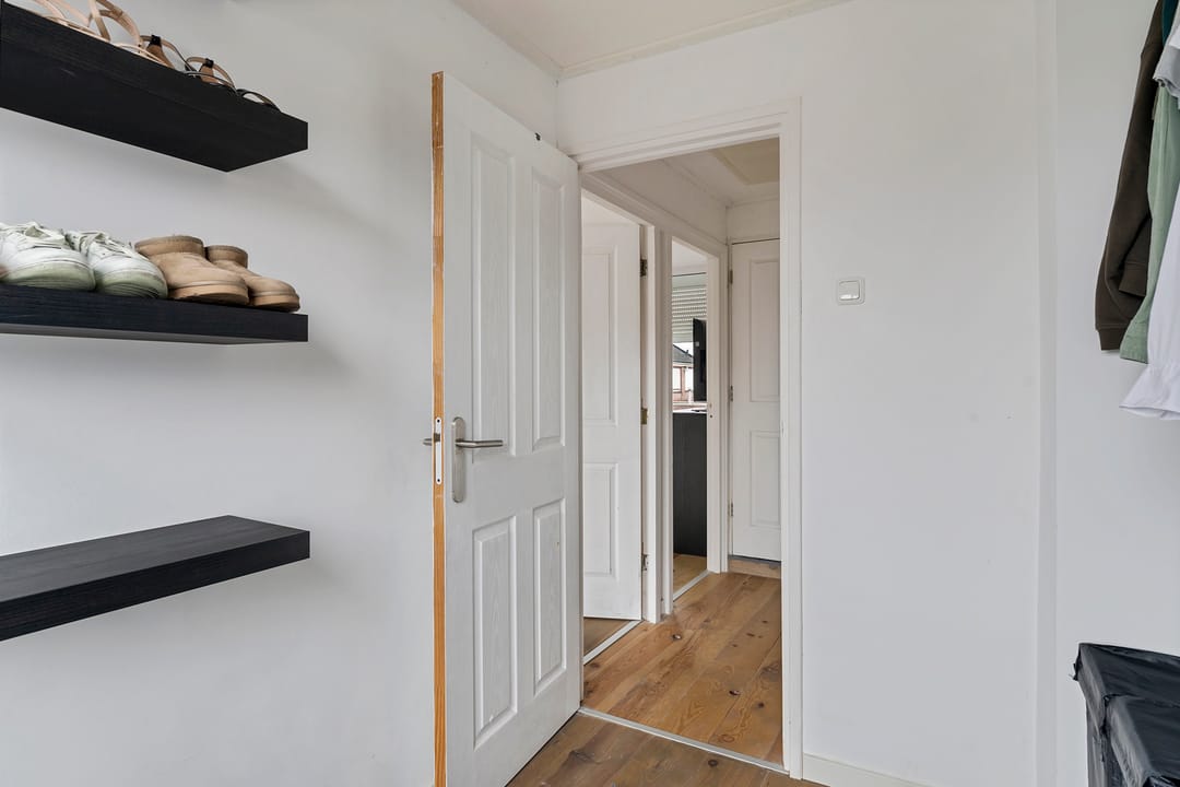 Foto 23 van Robert Scottstraat 136