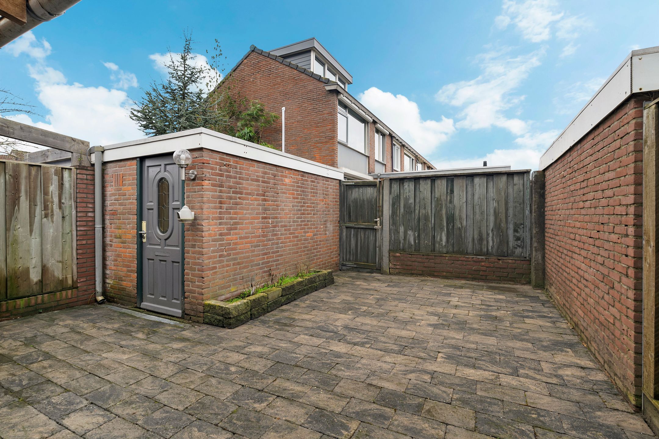 Foto 30 van Robert Scottstraat 136