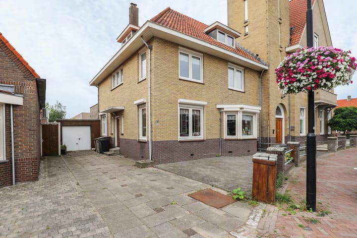 Hoofdweg 28